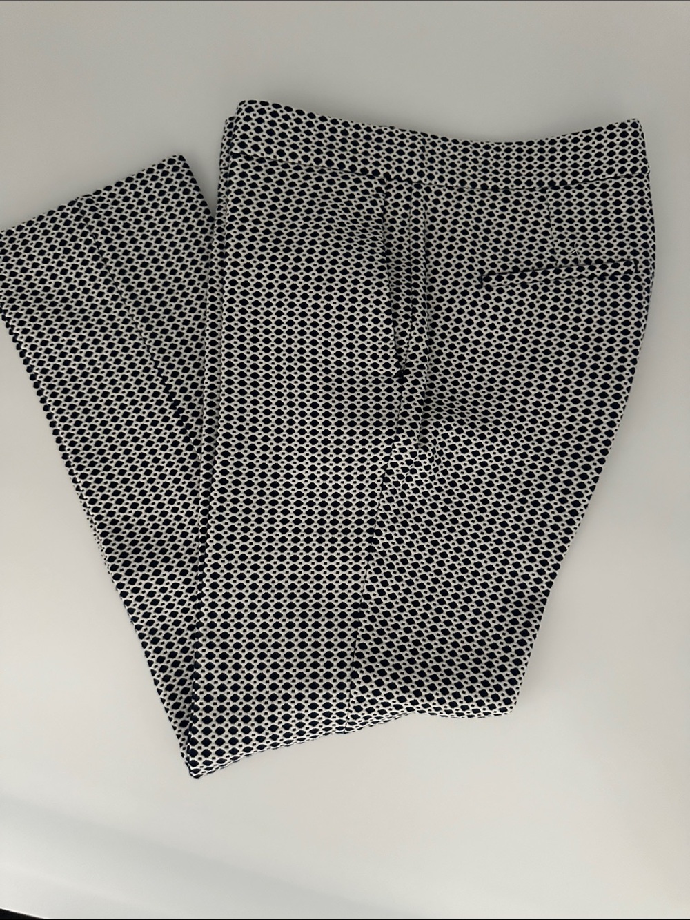 Ann Taylor Black and White Geometric Crop Pants